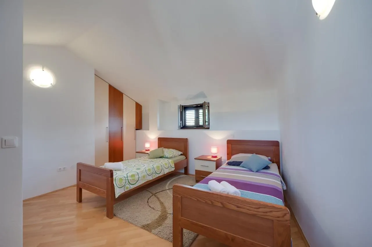Holiday Home Ema - Happy Rentals Tar-Vabriga