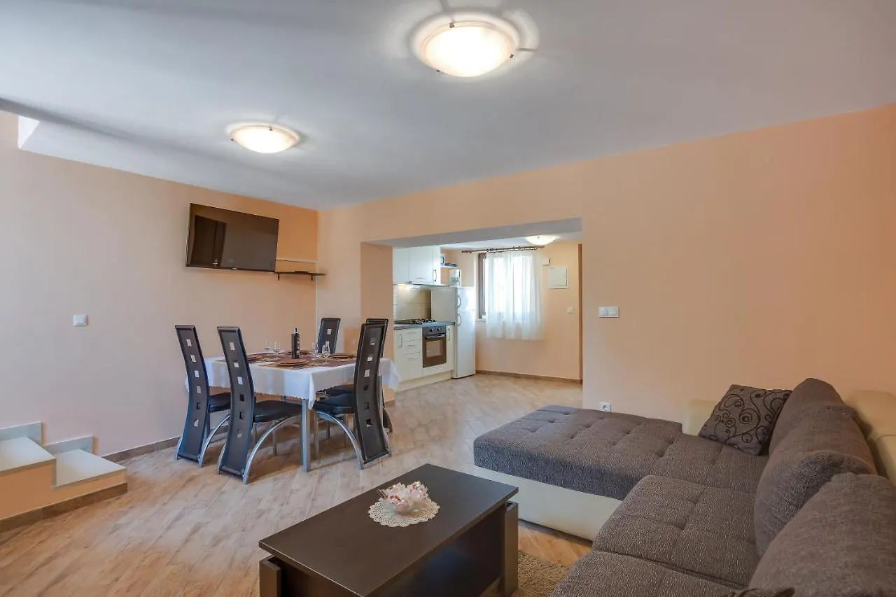 Holiday Home Ema - Happy Rentals Tar-Vabriga Croatia